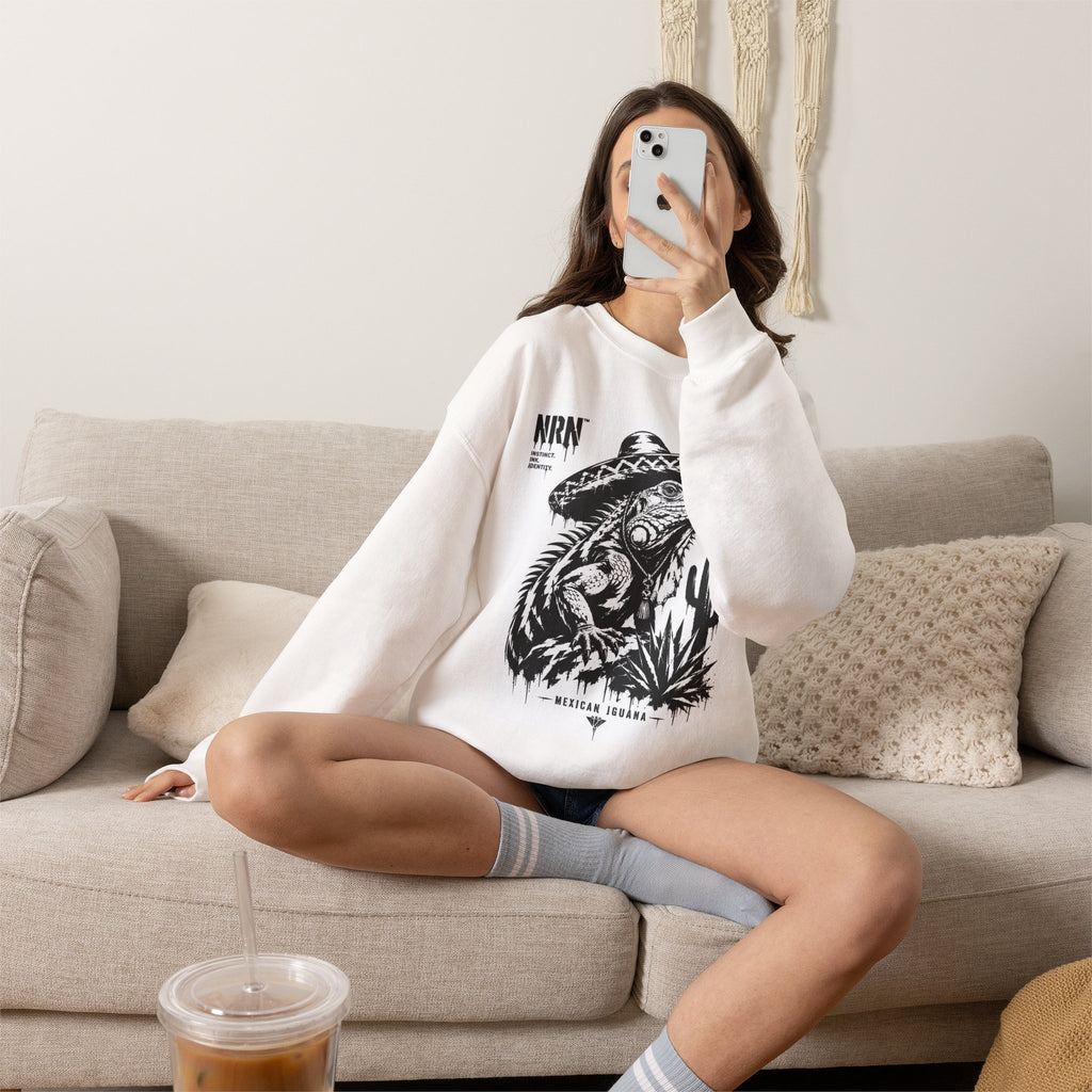 Iguana sombrero graphic crewneck sweatshirt